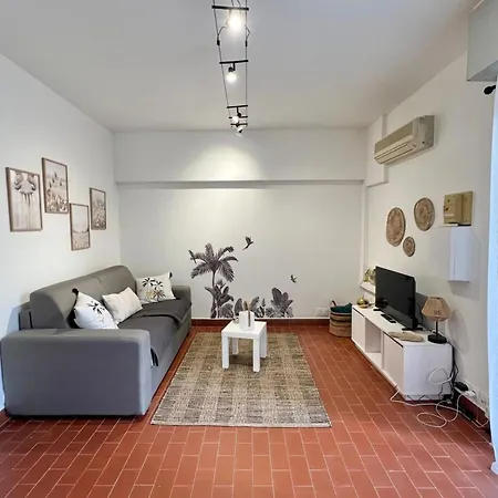 Apartment With Pool - Near *